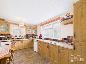Kitchen/Dining Room- click for photo gallery